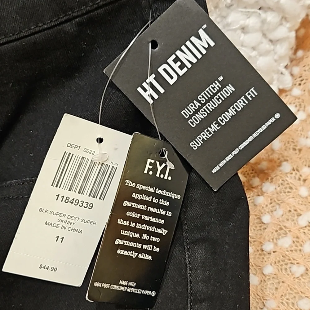Hot Topic Jeans - Picture 10 of 12